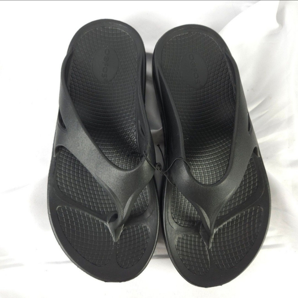 NWOT Oofos Mens 5 Womens 7 Black Original Thong Sandal Flip-Flop Recovery Shoes
